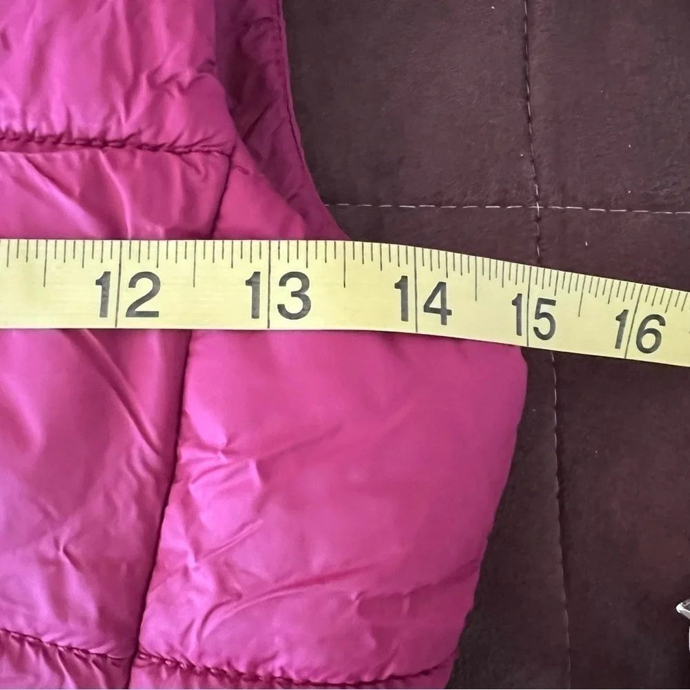 Old Navy Burgundy Sleeveless Puffer Vest, Zip Front, 2 Pockets, M (8)